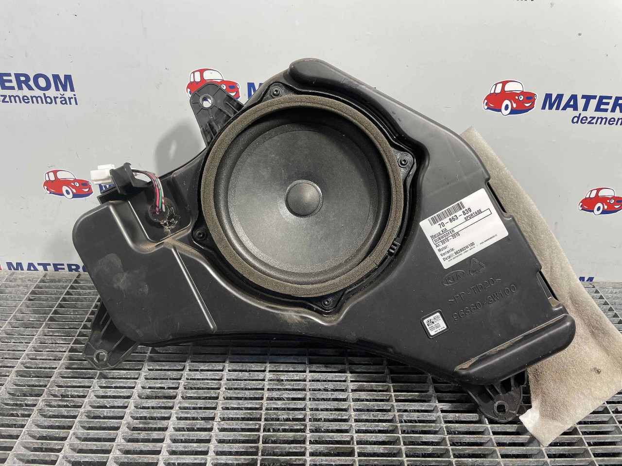 SUBWOOFER KIA SPORTAGE - - (2010 2015)