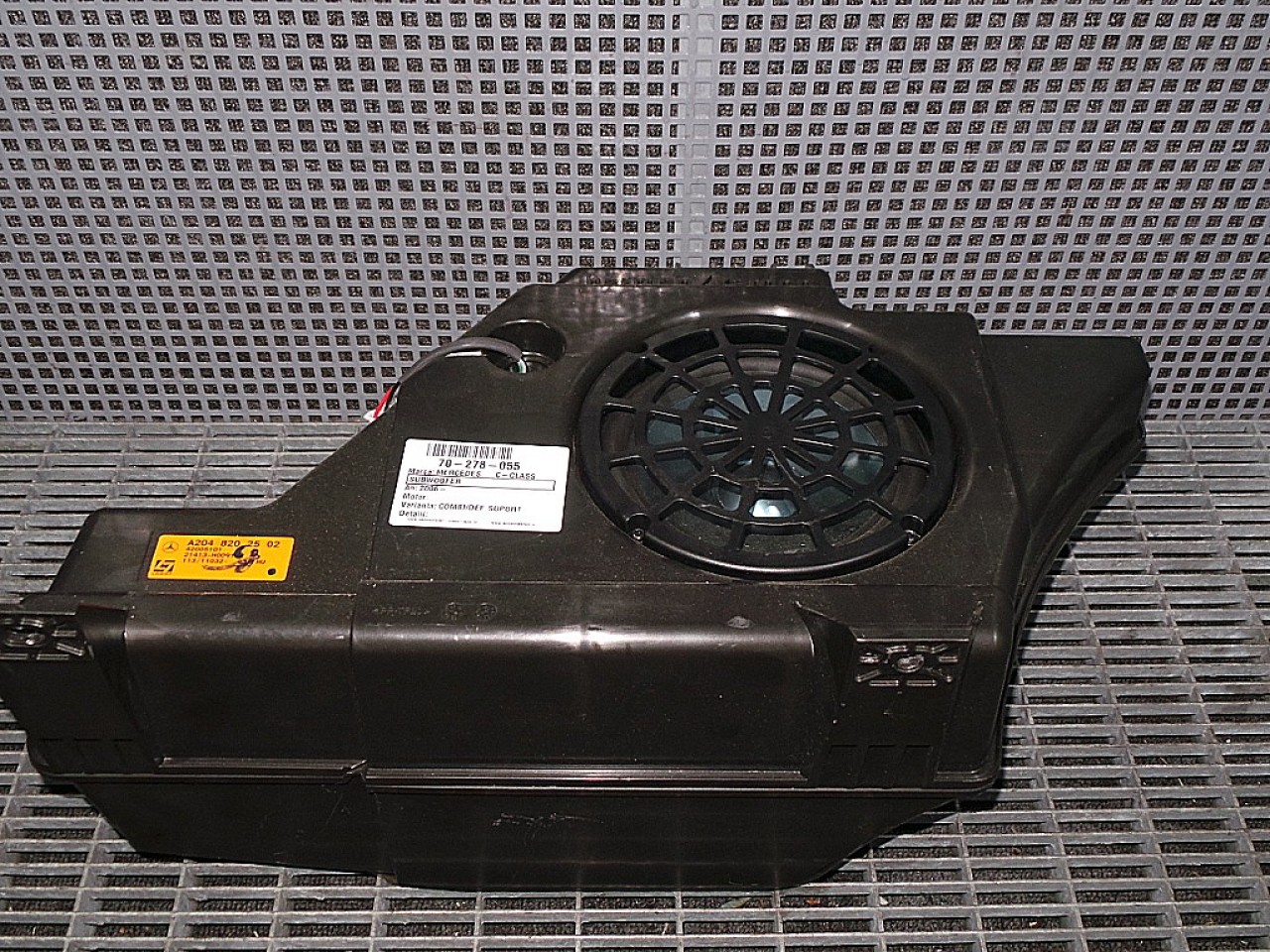 SUBWOOFER MERCEDES C-CLASS - - (2007 2011)