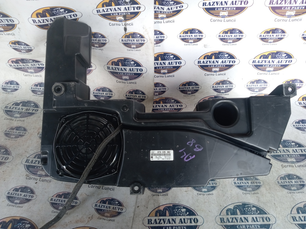 Subwoofer spate original Audi A4 B8, 8T8035382