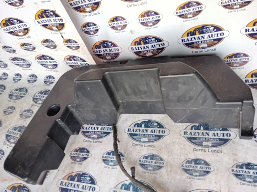 Subwoofer spate original Audi A4 B8, 8T8035382
