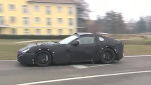 Succesorul modelului Ferrari 599, surprins intr-un nou video spion