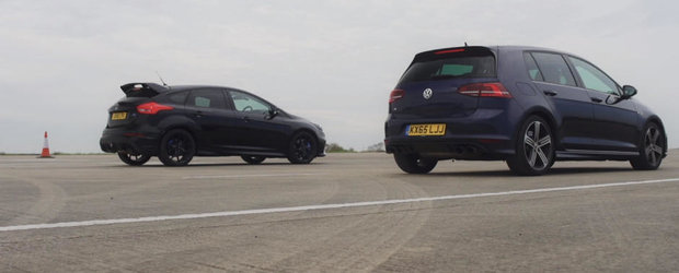 Sunt doi dintre cei mai mari rivali din lumea auto. Golf-ul R si Ford Focus-ul RS se iau de guler in linie dreapta. Pe cine pariezi?
