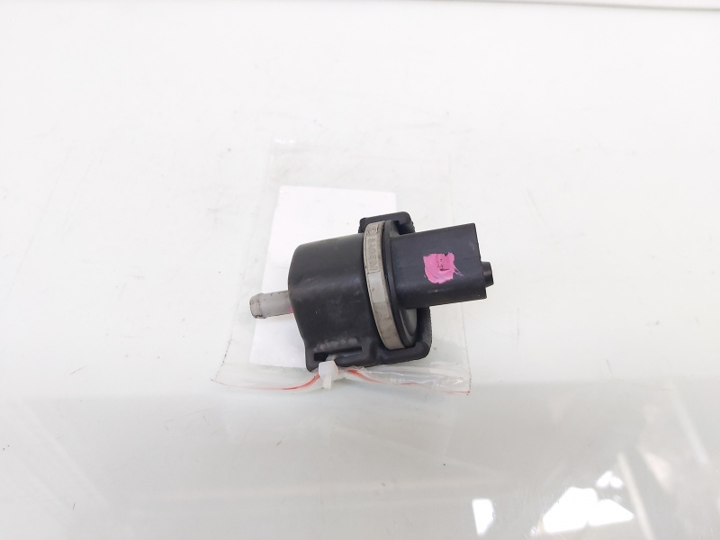 Supapa combustibil 058133517B, Vw Golf 5 (1K1) 1.6fsi (id:287214)