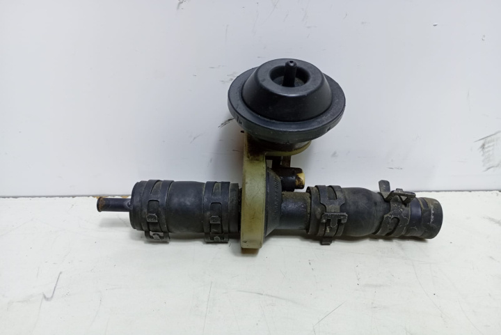 Supapa conrol robinet caldura 4A0819809 Volkswagen VW Passat B5 [1996 - 2000]
