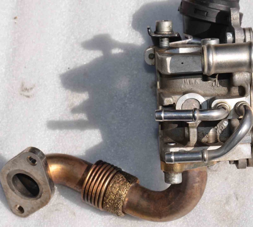 SUPAPA CONTROL EGR VW PASSAT 1.9TDI 2007 COD: 03G 131 063 E