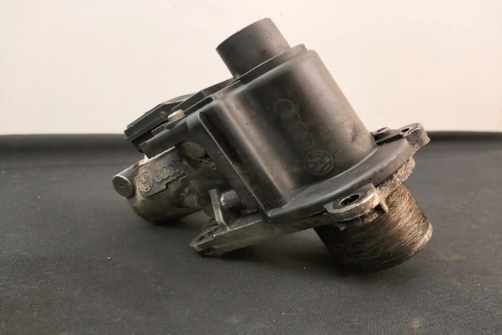 Supapa EGR 2.0 TDI 03G131502 Volkswagen VW Touran [facelift] [2006 - 2010]