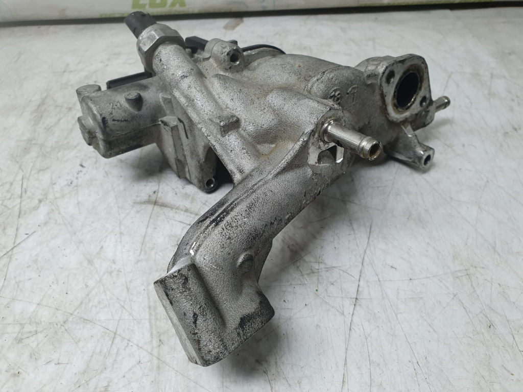 Supapa EGR 4.2 tdi CDSB CKDA CCFC 057131501g Volkswagen VW Touareg 2 [2010 - 2014]