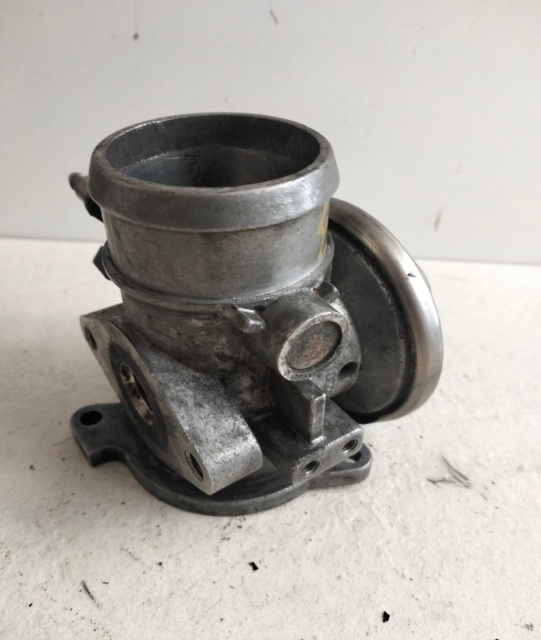 Supapa EGR, cod motor AHF, cod piesa 038129637B Volkswagen VW Polo 4 9N [2001 - 2005]