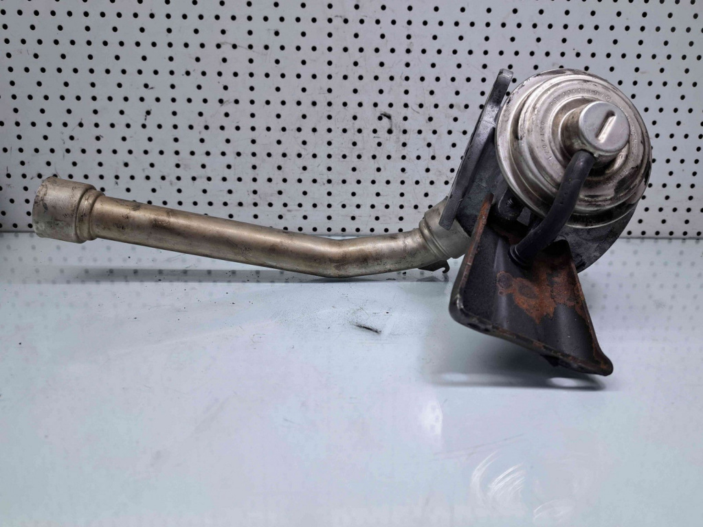 Supapa EGR Mercedes Clasa C (W203) [Fabr 2000-2007] A6110900754 2.2 CDI 2.2 CDI 106
