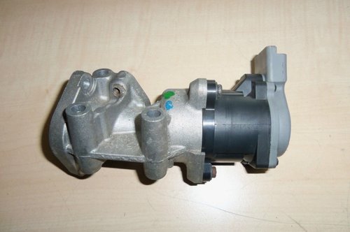 Supapa egr stanga cod 4r8q-90475-a jaguar xj 2.7d ajd 207 cai