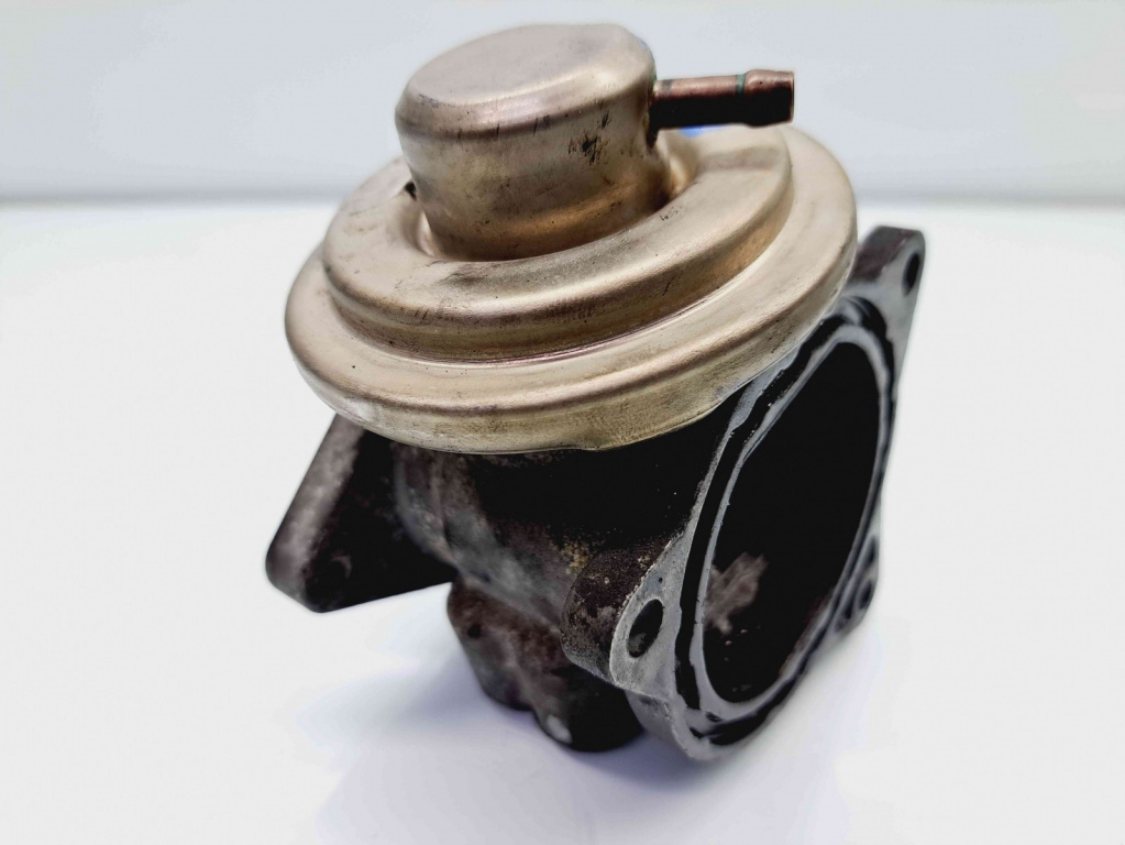 Supapa EGR Volkswagen Golf 5 (1K1) [Fabr 2004-2008] 038131501AN 1.9 TDI BXE 1.9 TDI BXE 77KW / 105CP