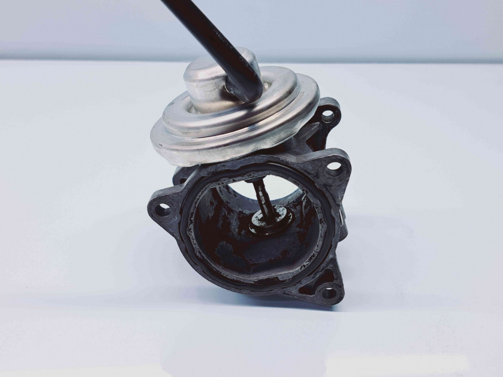 Supapa EGR Volkswagen Touran (1T1, 1T2) [Fabr 2003-2010] 038131501AN 2.0 TDI BMM 2.0 TDI BMM 103KW / 140CP
