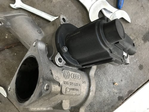 Supapa EGR Vw Passat 3c B6 2.0 TDI BMP 2006 2007 2008