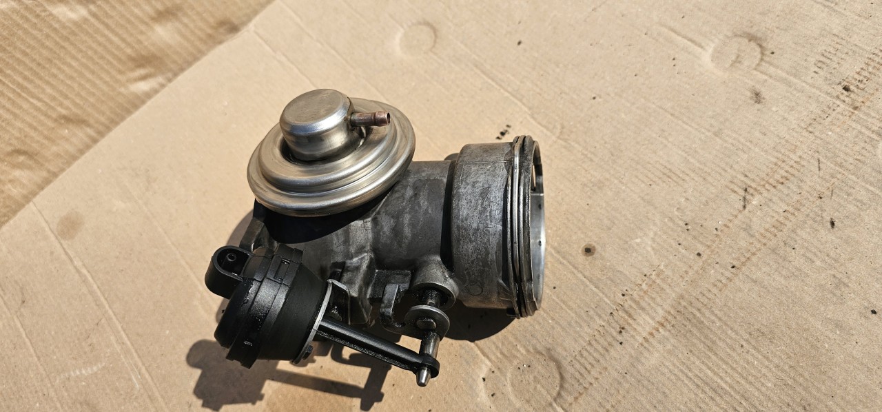 Supapa EGR Vw Touareg 7L 2.5 TDI BAC 2004 2005 2006