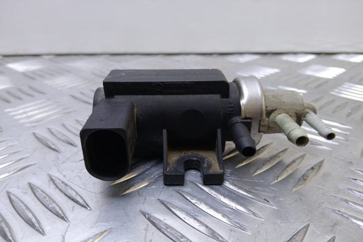 Supapa / Electrovalva vacuum 1J0906627b Volkswagen VW Golf 4 [1997 - 2006]