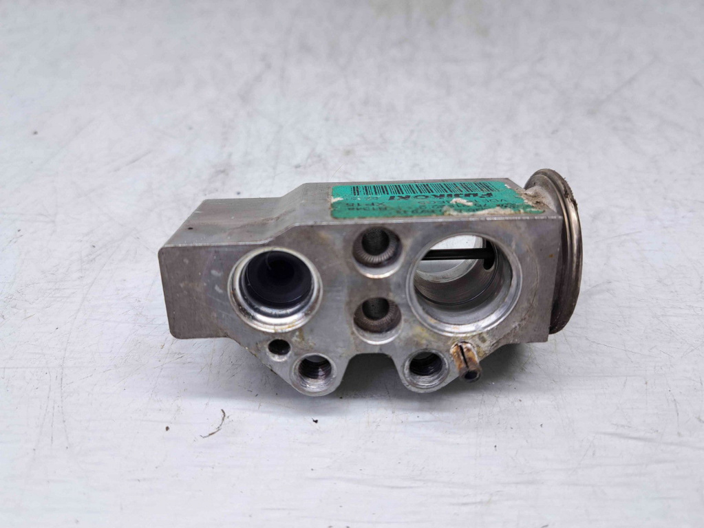 Supapa expansiune clima Skoda Fabia 2 Combi (5J, 545) [Fabr 2007-2014] 6Q0820679G 1.2 Benz CGPA 1.2 Benz CGPA 51KW / 70CP