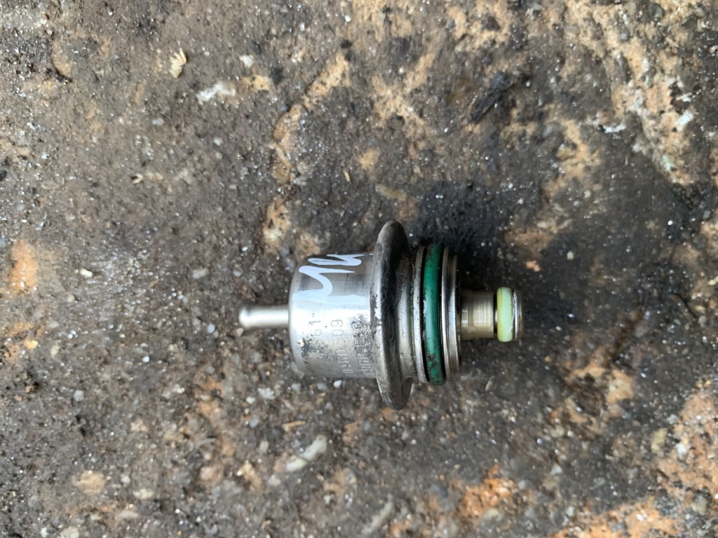 Supapa rampa injectoare Ford Mondeo MK1 [1993 - 1996] Liftback 1.8 MT (116 hp) (GBP) 16V