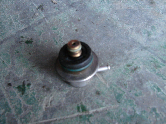 Supapa rampa injectoare Volkswagen VW Polo 3 6N [1994 - 2001] Hatchback 3-usi 1.4 MT (60 hp) (6N1)