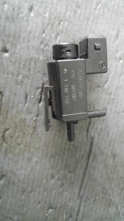Supapa vacuum 2.0 d bmw seria 3 e46 72234100