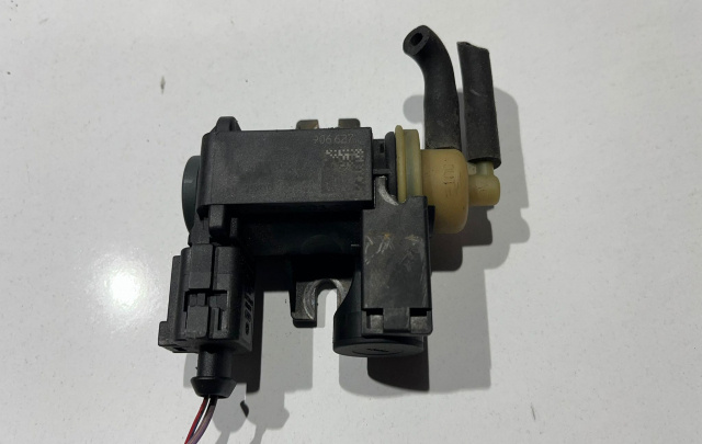 Supapa vacuum 2.0tdi 8k0906627 Audi A5 8T [2007 - 2011]