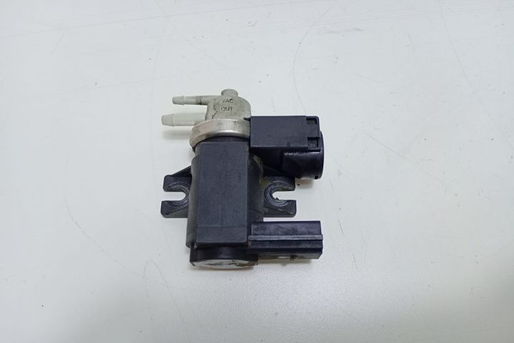 Supapa vacuum 8E0906627C Audi A4 B7 [2004 - 2008]