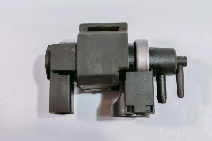 Supapa Vacuum Electrovalva 059906629A Audi Q7 4L [2005 - 2009]