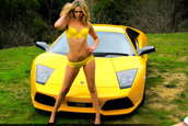 Super Pictorial: Amanda Ellis plus Lambo Murcielago LP640