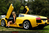 Super Pictorial: Amanda Ellis plus Lambo Murcielago LP640