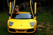 Super Pictorial: Amanda Ellis plus Lambo Murcielago LP640