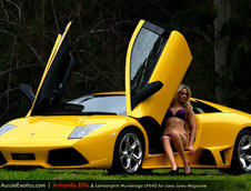 Super Pictorial: Amanda Ellis plus Lambo Murcielago LP640