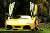 Super Pictorial: Amanda Ellis plus Lambo Murcielago LP640