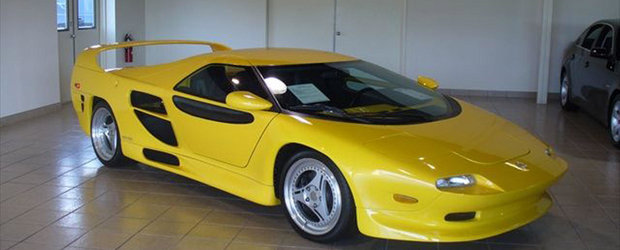 Supercarul dat uitarii: Vector M12, masina americana cu motor italian