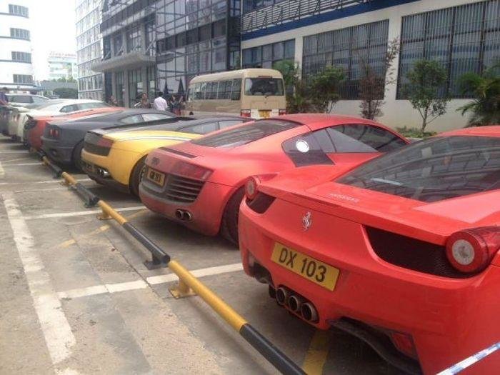 Supercaruri confiscate in Hong Kong