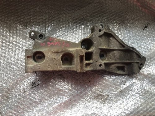 Suport accesori renault megane 2007 1.5 cdi 8200425034