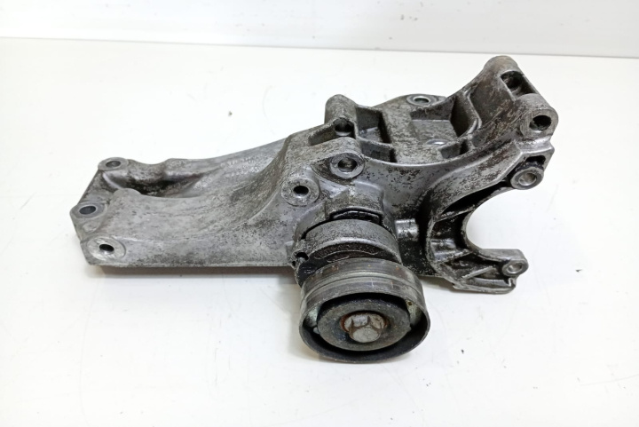 Suport accesorii 032145160M Volkswagen VW Golf 4 [1997 - 2006]