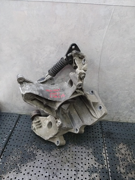 Suport accesorii 1.9 dci renault scenic 1 7700102395