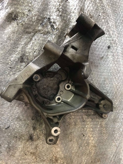 Suport accesorii 1.9 tdci renault scenic 2 megane 2 770011357