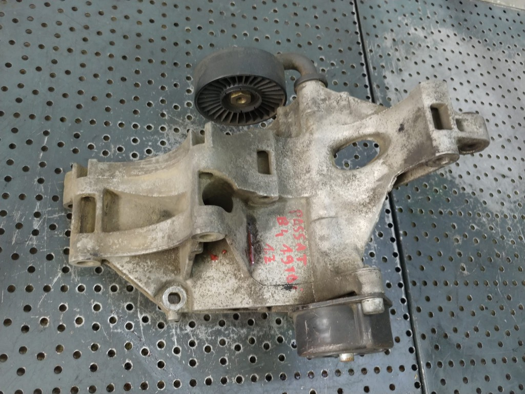 Suport accesorii 1.9 tdi 1z vw passat b4 028903143ab