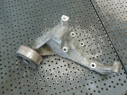 Suport accesorii 2.5 crdi d4cb kia sorento 1 jc