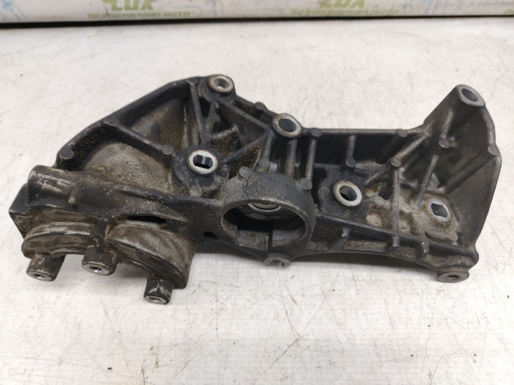 Suport accesorii 8200473400 1.5 DCI K9K792 Dacia Logan [facelift] [2007 - 2012] 1.5 DCI K9K792