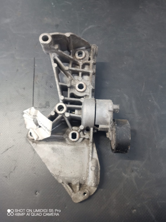 Suport accesorii alternator , Renault Clio 3 , 2005 - 2009 COD -8200473400