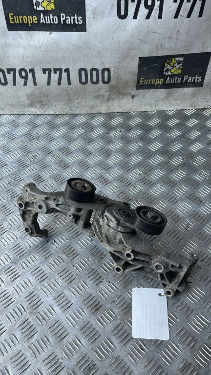 Suport accesorii Chevrolet Cruze / Opel Astra J 1.7 A17DTF LUD an 2012 cod 552805357