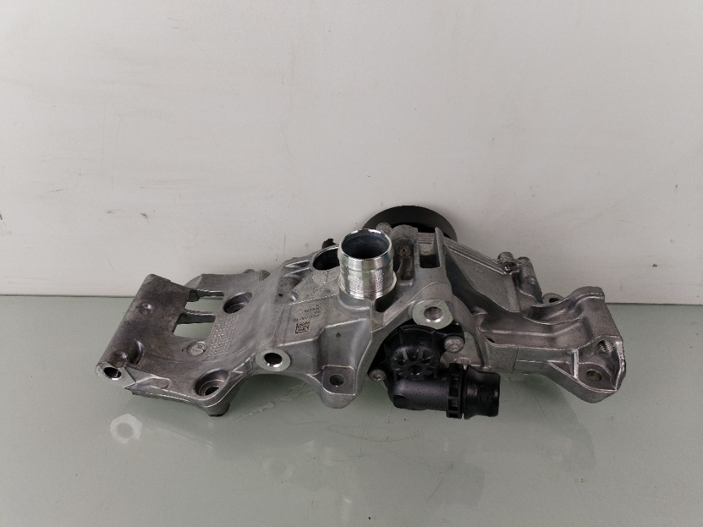 Suport accesorii cu pompa de apa BMW Seria 1 F40 1.5B B38A15 8631940-08