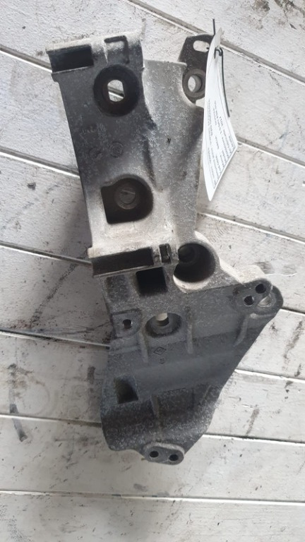 Suport accesorii Dacia Duster 1.5 DCI an de fabricatie 2014 cod 8200669494