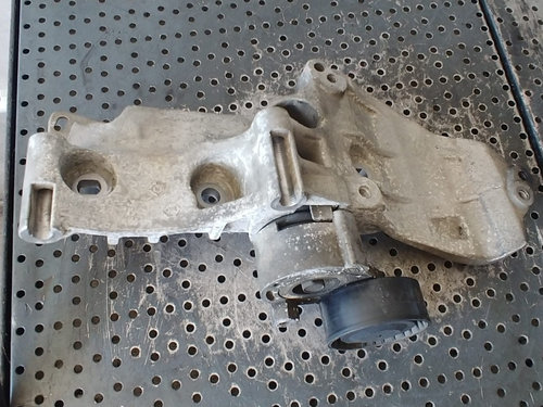Suport accesorii k9k6724 1.5 dci renault megane 2 scenic 2 dacia logan