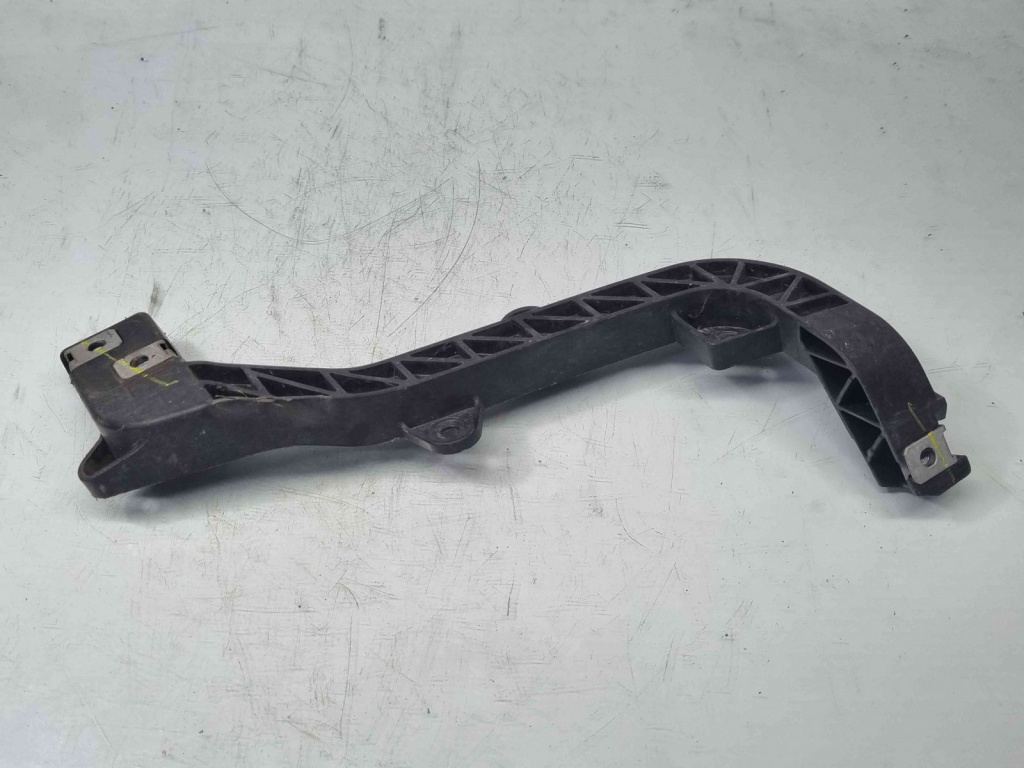Suport accesorii Mercedes Clasa ML (W166) [Fabr 2011-2022] A1666263631 2.2 CDI 651960 2.2 CDI 651960 80KW / 109CP