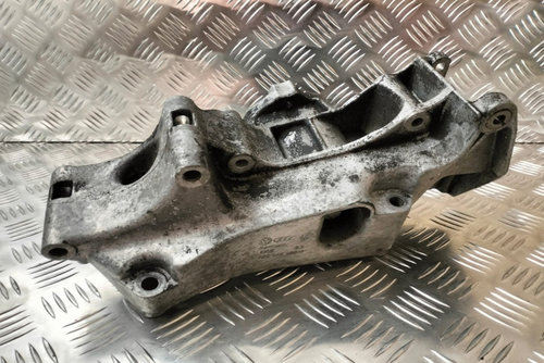 Suport accesorii motor 1.4-16v Lipsa cod Volkswagen VW Bora [1998 - 2005]