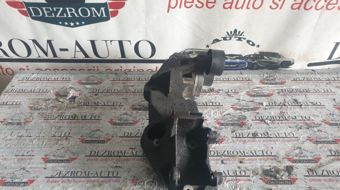 Suport accesorii original OPEL Vivaro I Van 2.0 CDTI 114 cai cod piesa : 8200527320