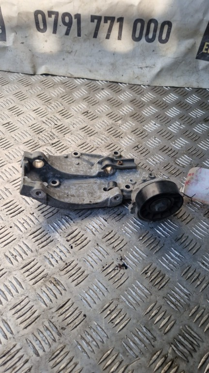 Suport accesorii Peugeot Expert 2.0 HDI cod motor RHK an 2010 cod 9682367380