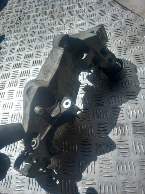 Suport accesorii Renault Laguna 3 2.0 DCI an 2008 cod 8200527320